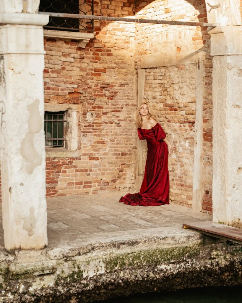 Artistic photoshoot in Venice – photograph by Riccardo Ferro, Venice